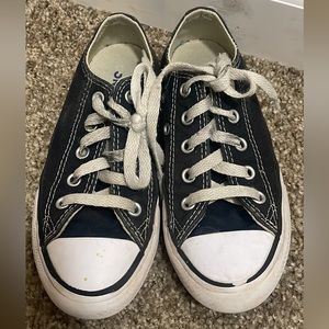 Kids black converse